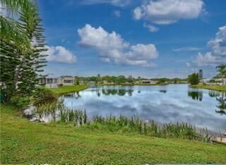 待售: $125,000 (3 贝兹, 2 浴室, 1560 平方英尺)