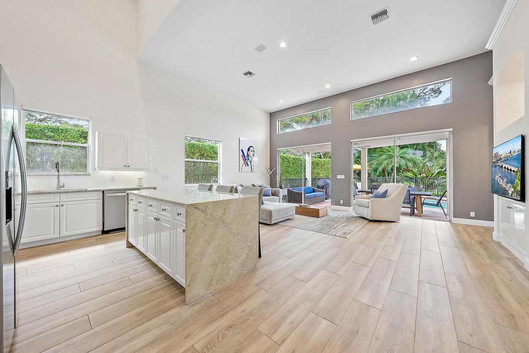 En Renta: $15,500 (3 camas, 3 baños, 2927 Pies cuadrados)