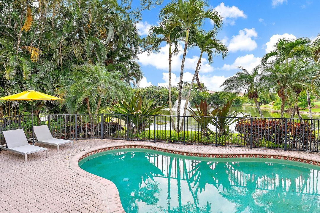 En Renta: $15,500 (3 camas, 3 baños, 2927 Pies cuadrados)