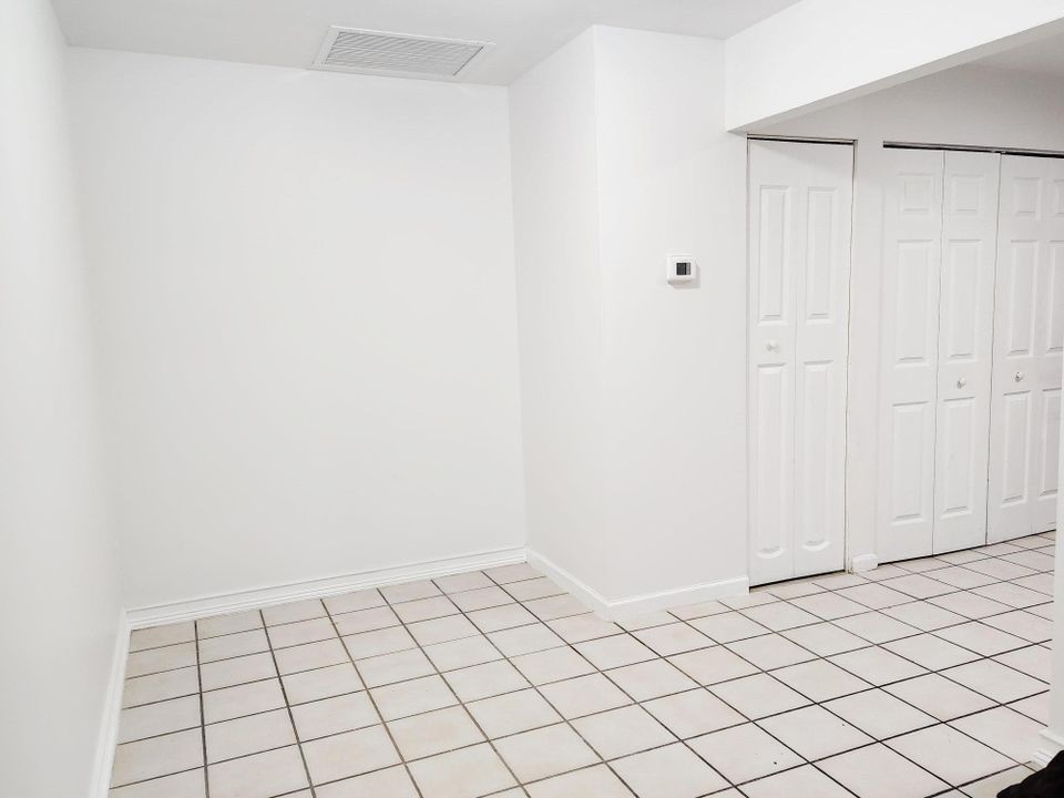 Active With Contract: $289,000 (2 beds, 2 baths, 1098 Square Feet)