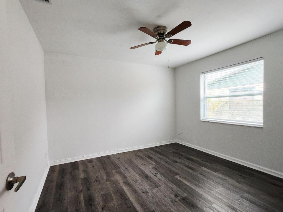 Active With Contract: $289,000 (2 beds, 2 baths, 1098 Square Feet)