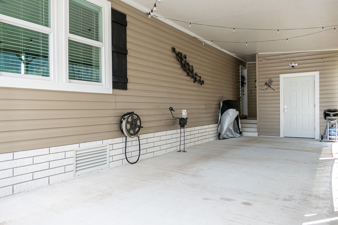 待售: $230,000 (2 贝兹, 2 浴室, 1404 平方英尺)