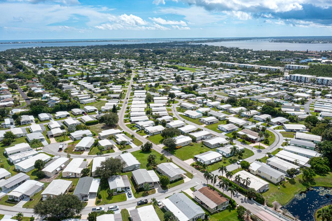 待售: $230,000 (2 贝兹, 2 浴室, 1404 平方英尺)