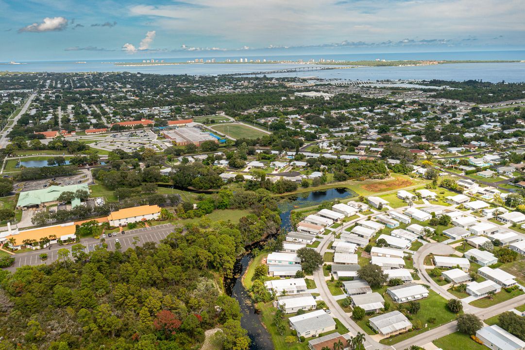 待售: $230,000 (2 贝兹, 2 浴室, 1404 平方英尺)