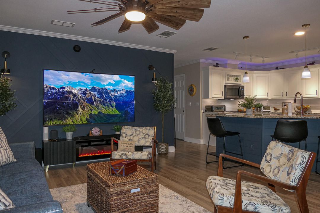 待售: $230,000 (2 贝兹, 2 浴室, 1404 平方英尺)