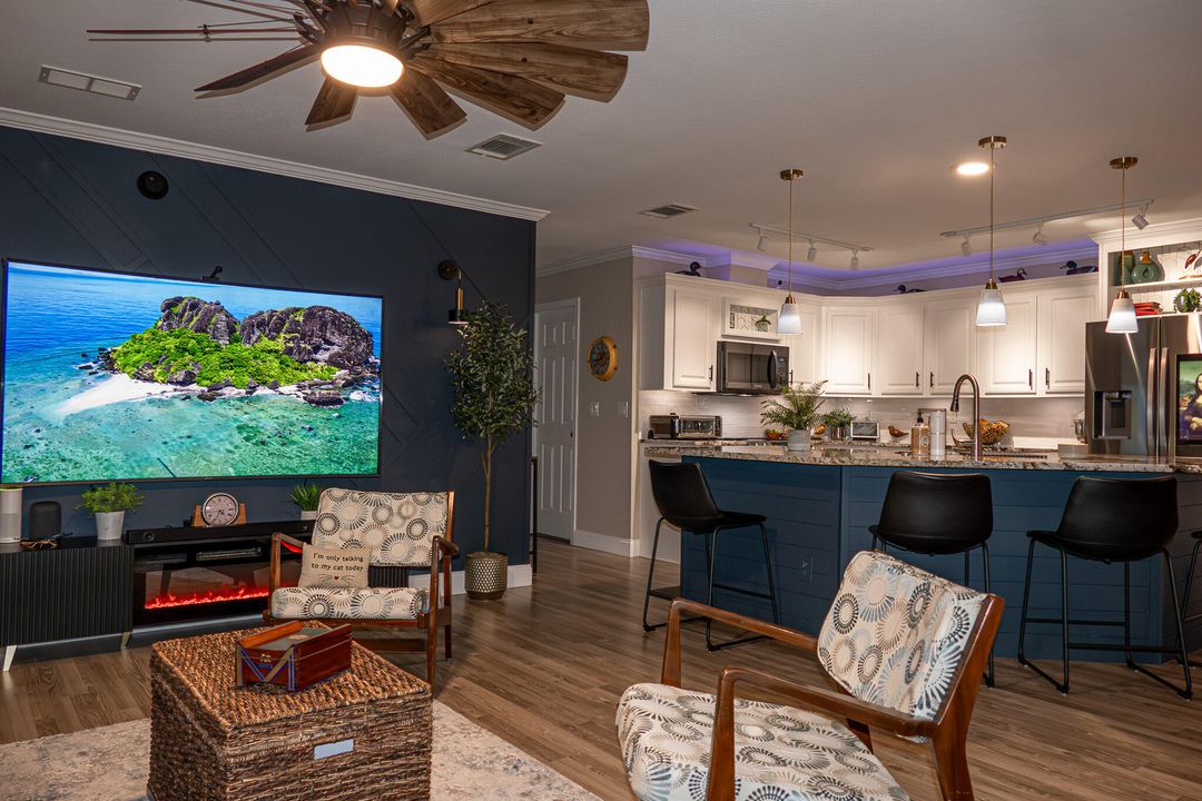 待售: $230,000 (2 贝兹, 2 浴室, 1404 平方英尺)