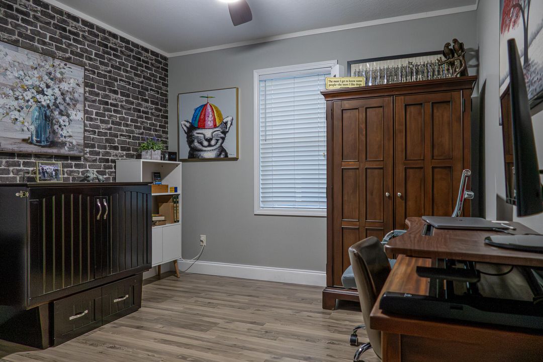 待售: $230,000 (2 贝兹, 2 浴室, 1404 平方英尺)