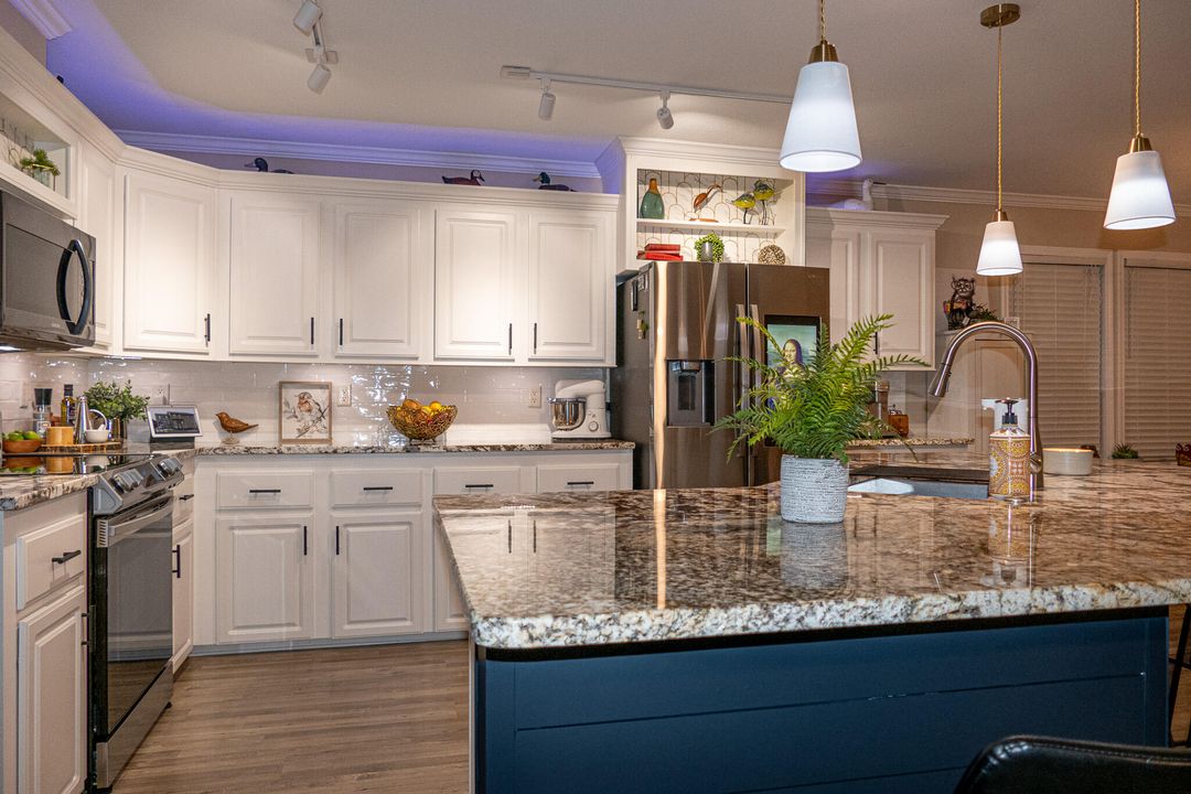 待售: $230,000 (2 贝兹, 2 浴室, 1404 平方英尺)