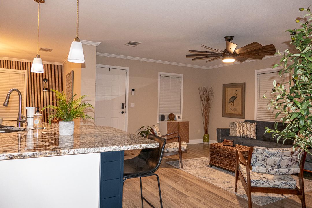 待售: $230,000 (2 贝兹, 2 浴室, 1404 平方英尺)