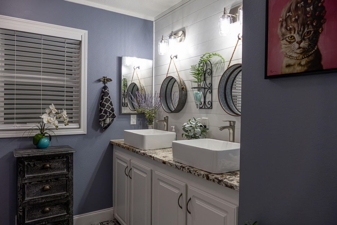 待售: $230,000 (2 贝兹, 2 浴室, 1404 平方英尺)