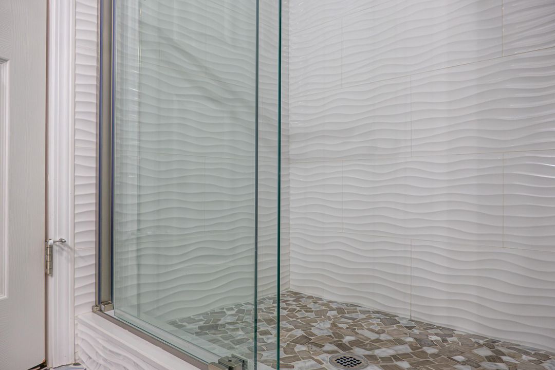 待售: $230,000 (2 贝兹, 2 浴室, 1404 平方英尺)