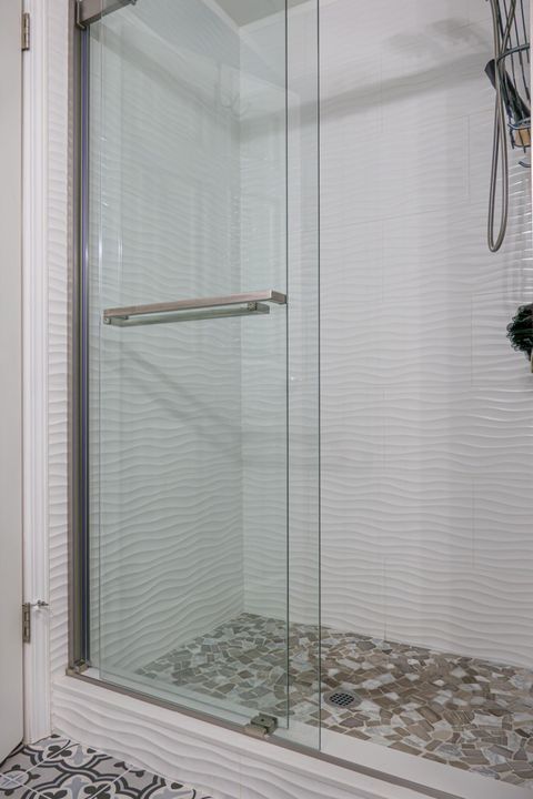 待售: $230,000 (2 贝兹, 2 浴室, 1404 平方英尺)