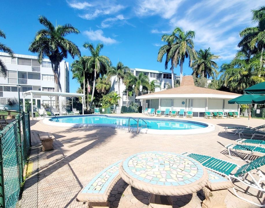 For Rent: $1,650 (1 beds, 1 baths, 648 Square Feet)