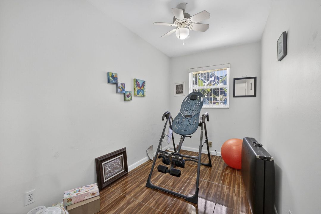 For Sale: $875,000 (5 beds, 2 baths, 2553 Square Feet)