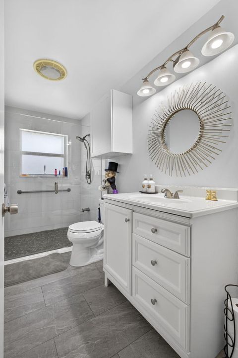 For Sale: $875,000 (5 beds, 2 baths, 2553 Square Feet)