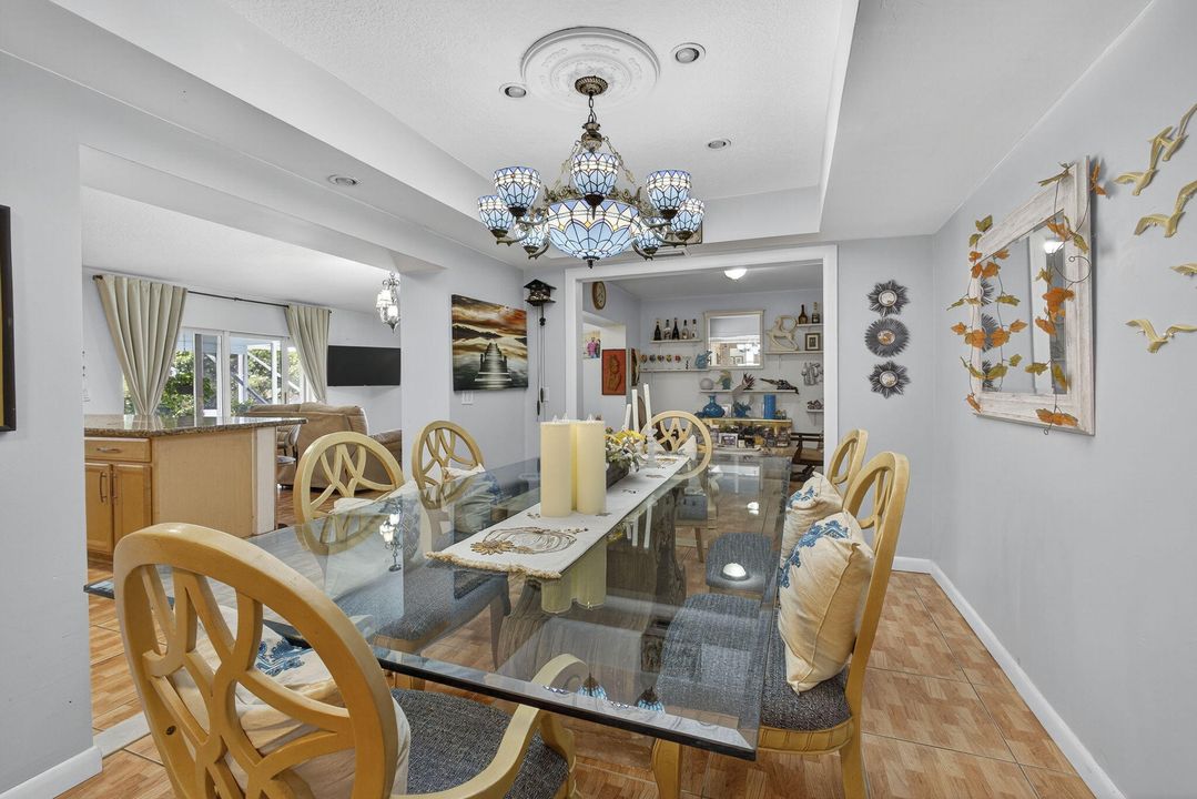 For Sale: $875,000 (5 beds, 2 baths, 2553 Square Feet)