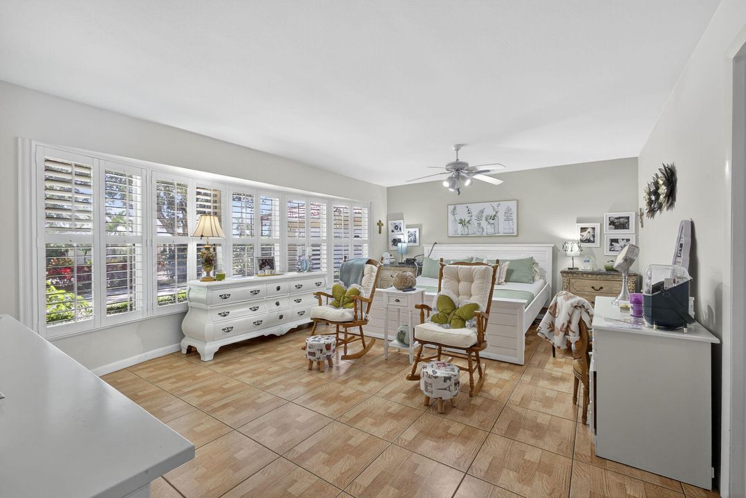 For Sale: $875,000 (5 beds, 2 baths, 2553 Square Feet)