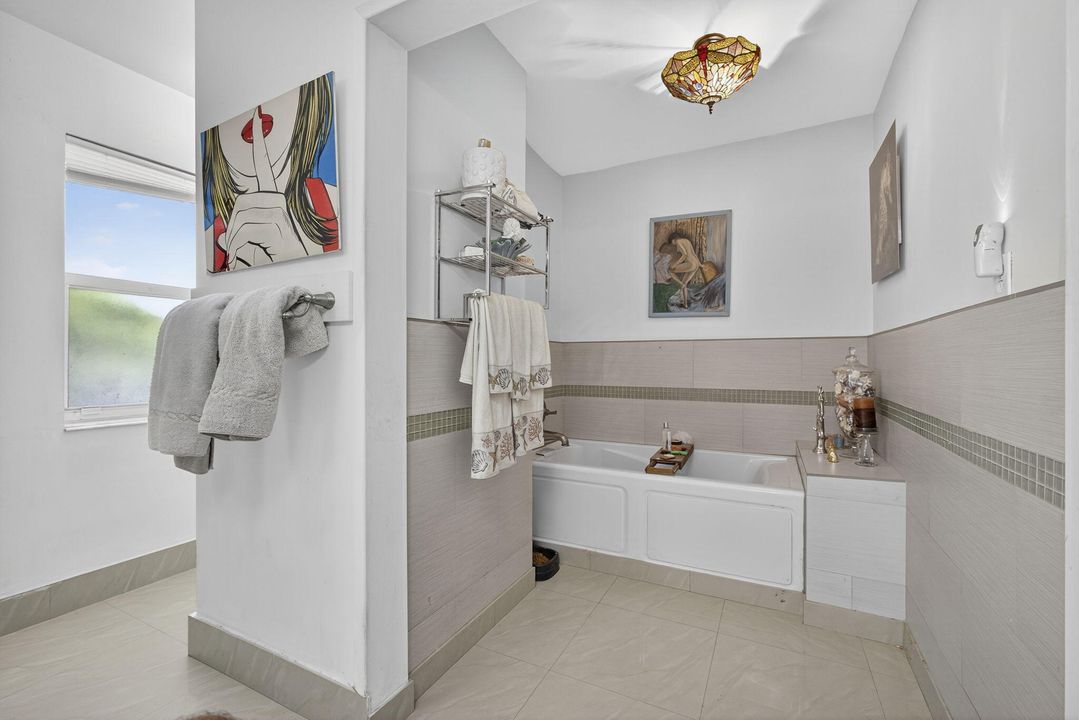 For Sale: $875,000 (5 beds, 2 baths, 2553 Square Feet)