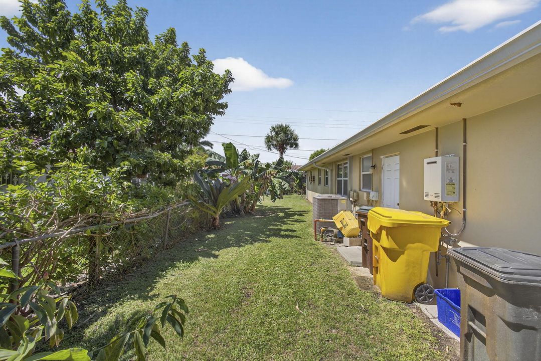 For Sale: $875,000 (5 beds, 2 baths, 2553 Square Feet)