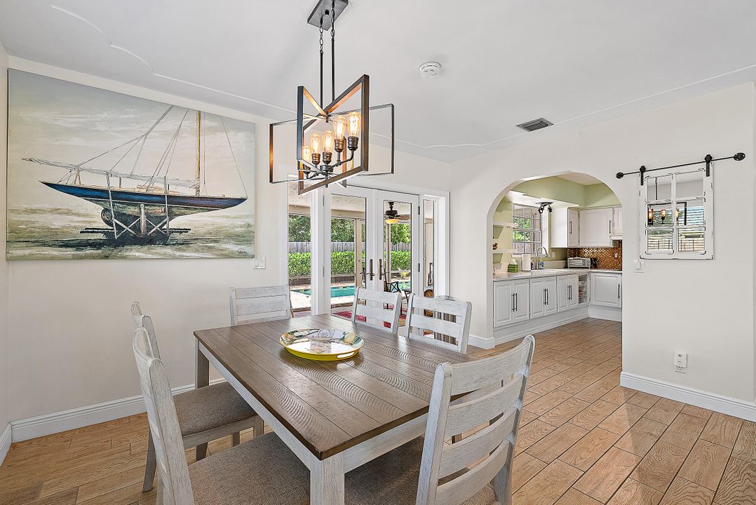 合同活跃: $700,000 (3 贝兹, 2 浴室, 1350 平方英尺)