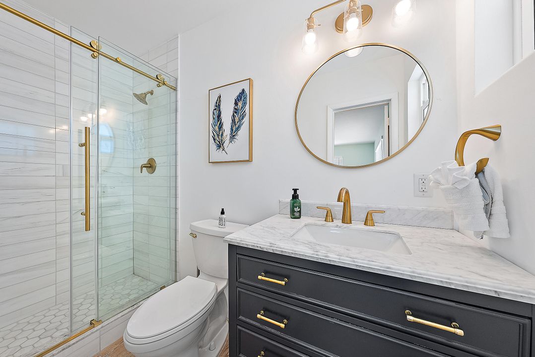 合同活跃: $700,000 (3 贝兹, 2 浴室, 1350 平方英尺)