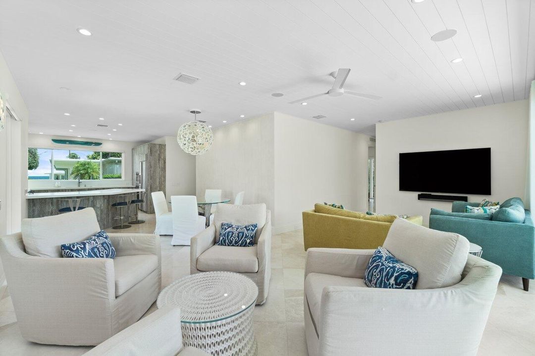 出租: $7,500 (2 贝兹, 2 浴室, 1740 平方英尺)