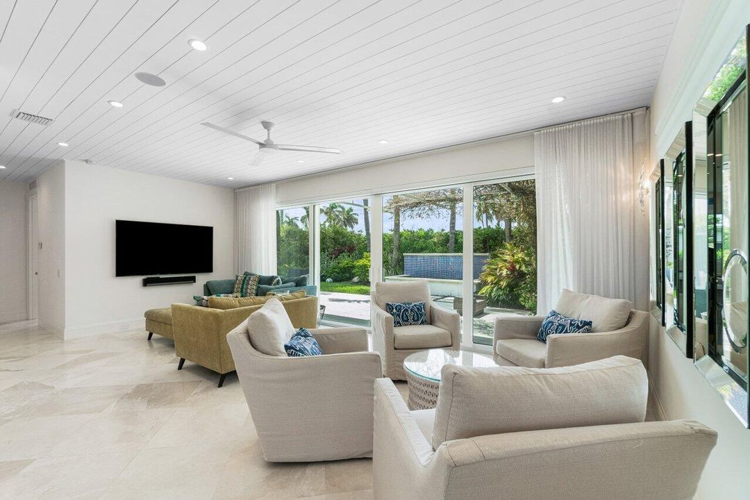 出租: $7,500 (2 贝兹, 2 浴室, 1740 平方英尺)