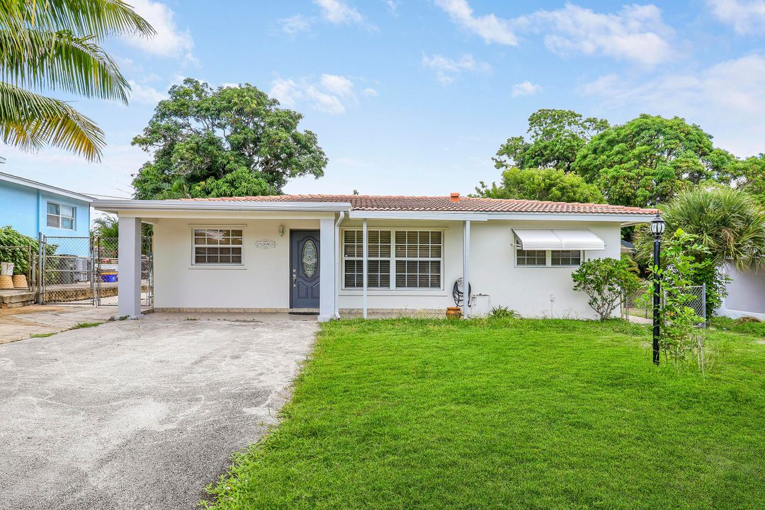 Recently Rented: $3,500 (4 beds, 2 baths, 1414 Square Feet)