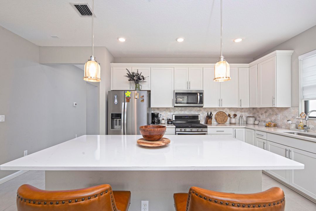 出租: $3,450 (4 贝兹, 2 浴室, 1850 平方英尺)