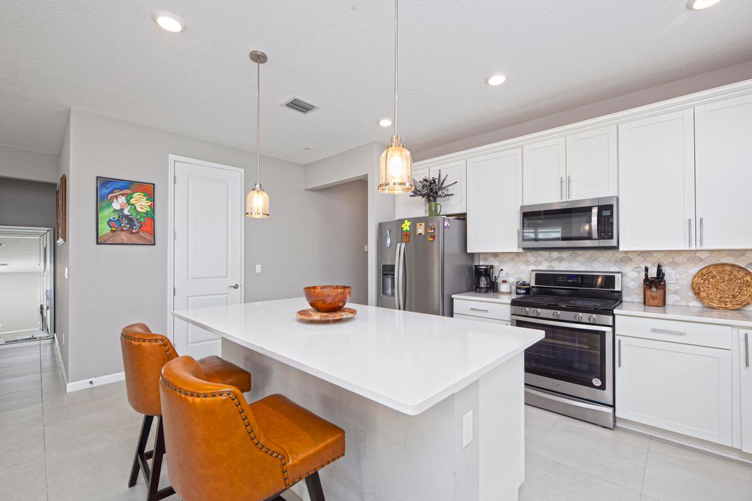 出租: $3,450 (4 贝兹, 2 浴室, 1850 平方英尺)