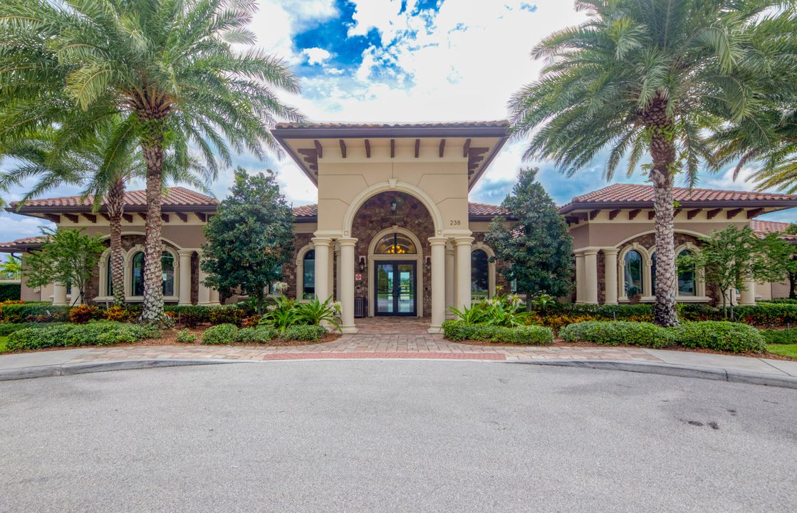 出租: $3,450 (4 贝兹, 2 浴室, 1850 平方英尺)