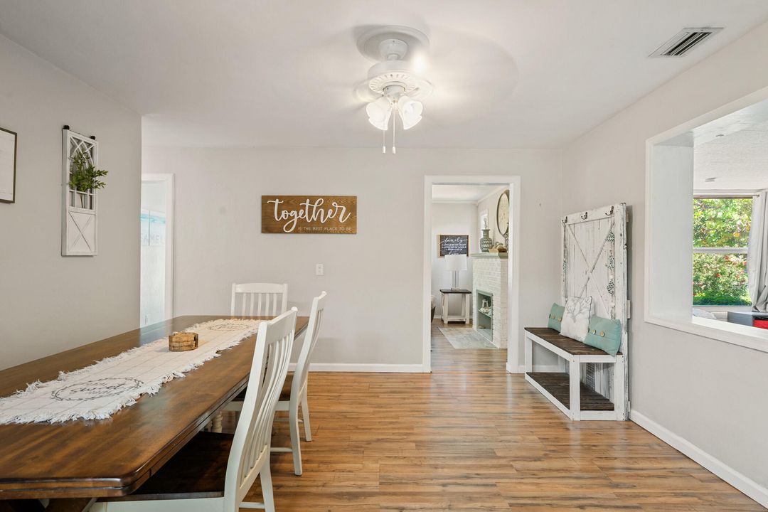 For Sale: $360,000 (3 beds, 3 baths, 1924 Square Feet)