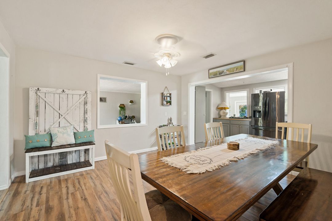 For Sale: $360,000 (3 beds, 3 baths, 1924 Square Feet)