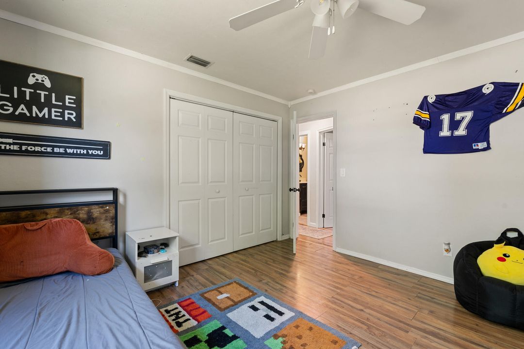 For Sale: $360,000 (3 beds, 3 baths, 1924 Square Feet)