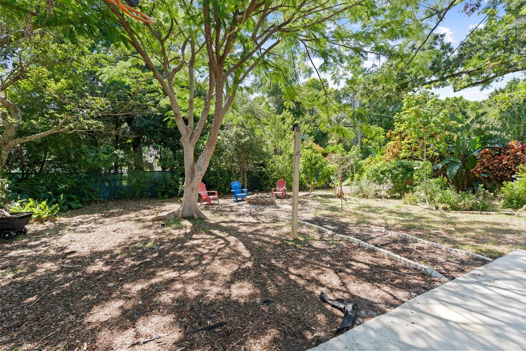 For Sale: $360,000 (3 beds, 3 baths, 1924 Square Feet)