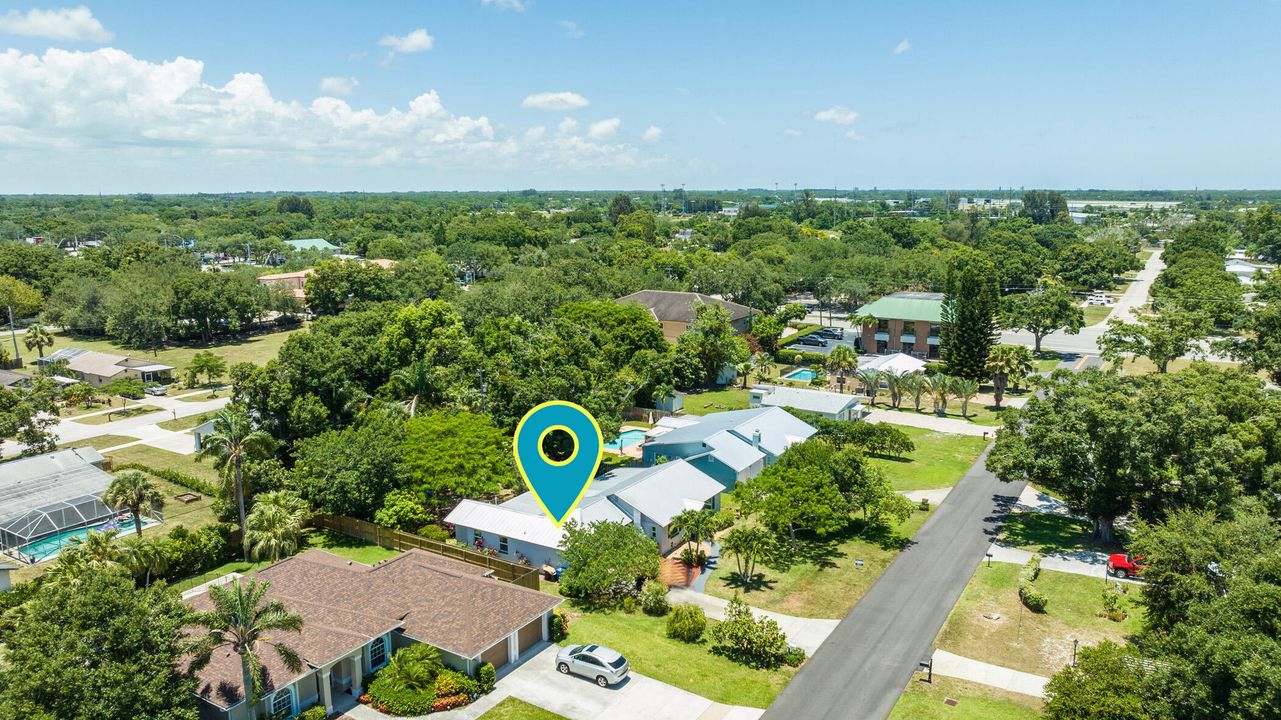 For Sale: $360,000 (3 beds, 3 baths, 1924 Square Feet)