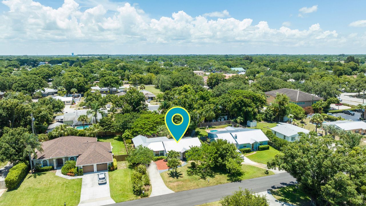 For Sale: $360,000 (3 beds, 3 baths, 1924 Square Feet)