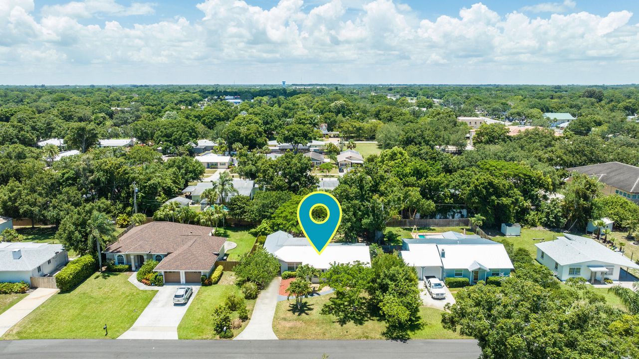 For Sale: $360,000 (3 beds, 3 baths, 1924 Square Feet)