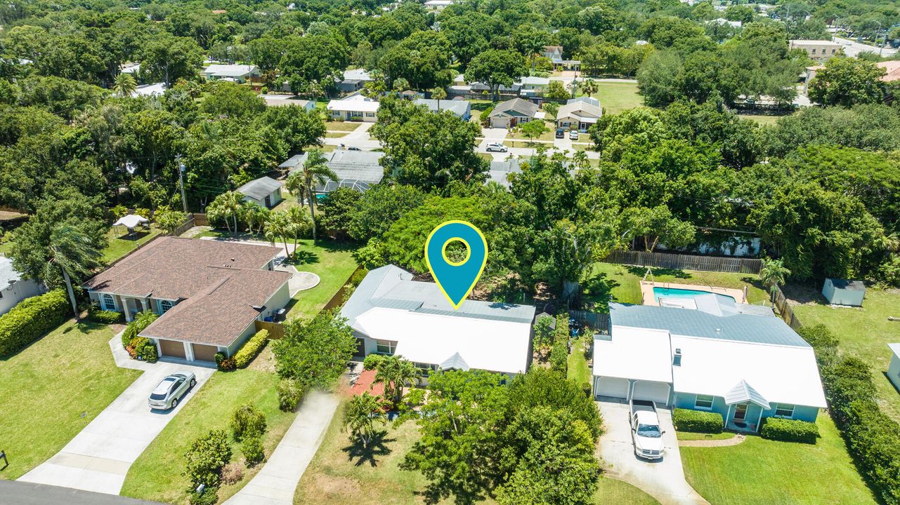 For Sale: $360,000 (3 beds, 3 baths, 1924 Square Feet)