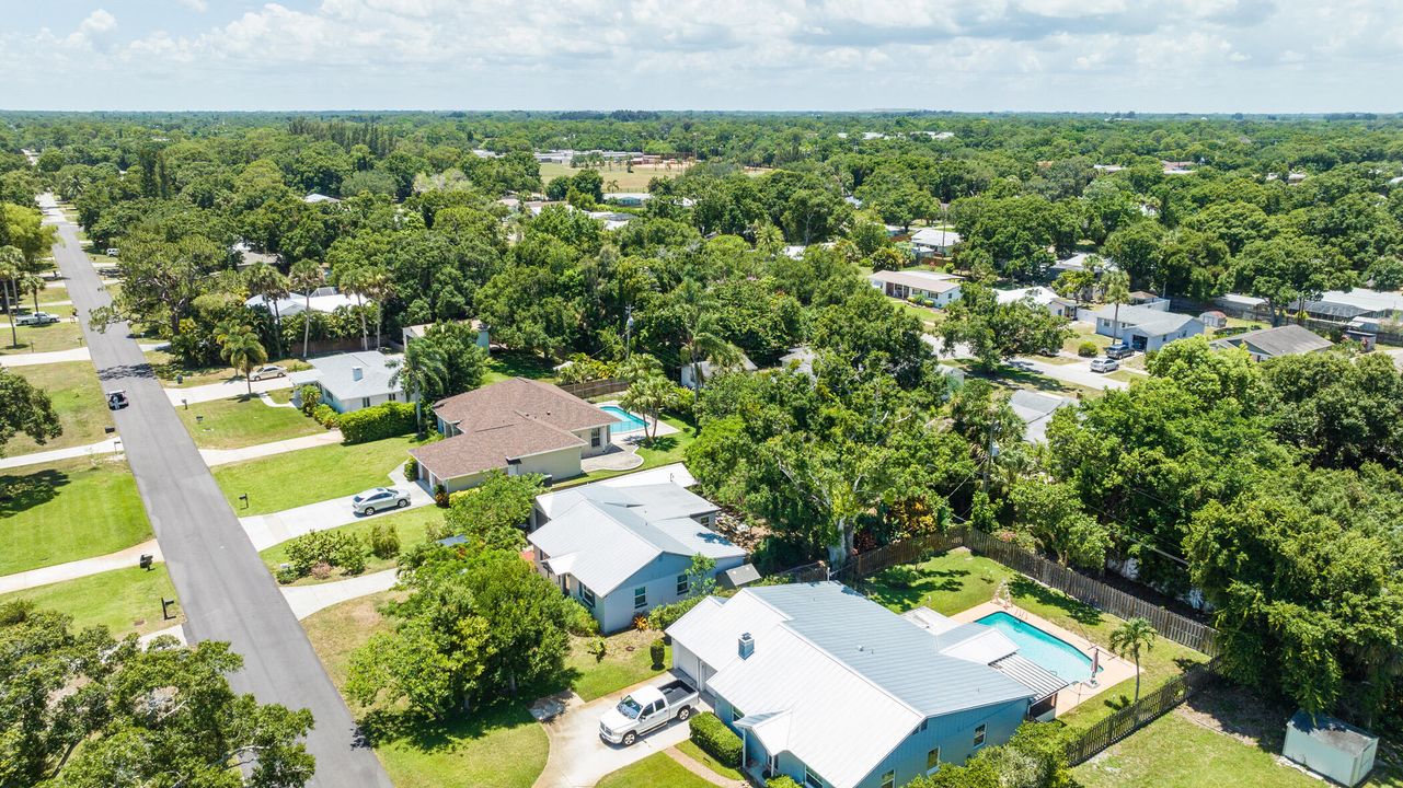 For Sale: $360,000 (3 beds, 3 baths, 1924 Square Feet)