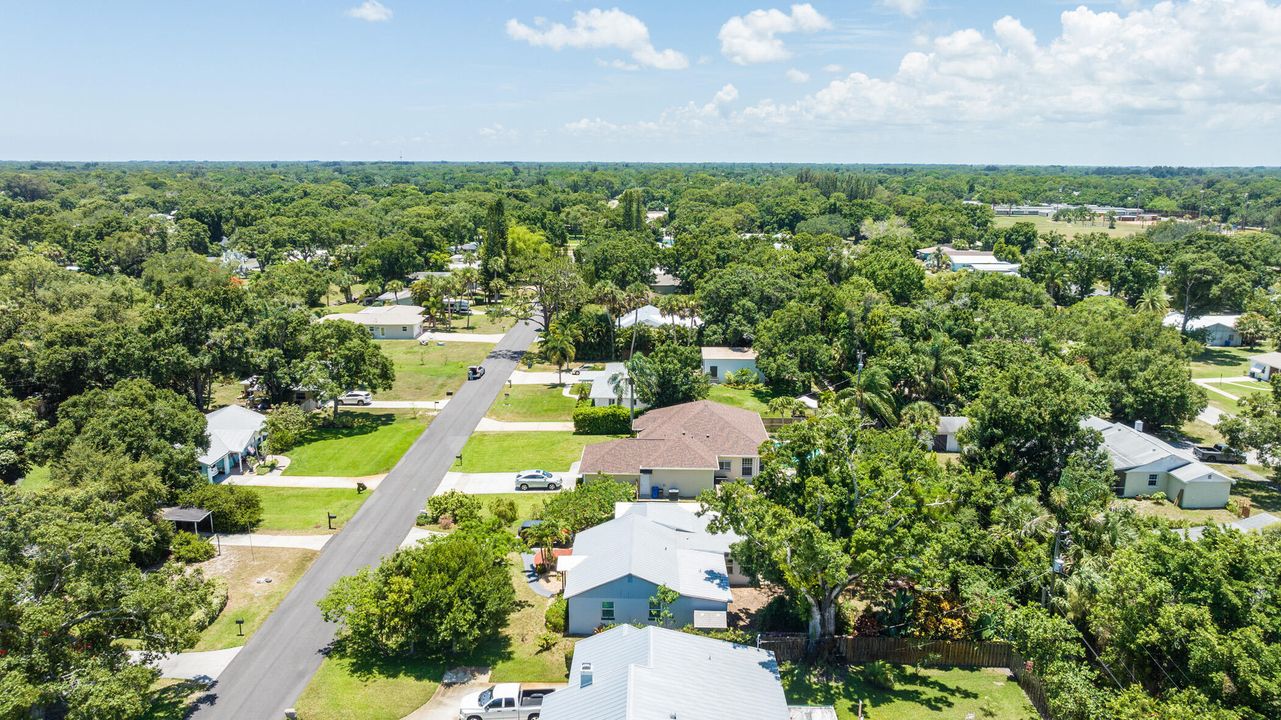 For Sale: $360,000 (3 beds, 3 baths, 1924 Square Feet)