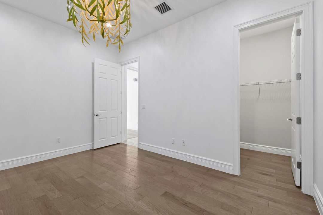 Activo con contrato: $1,999,999 (5 camas, 6 baños, 4783 Pies cuadrados)