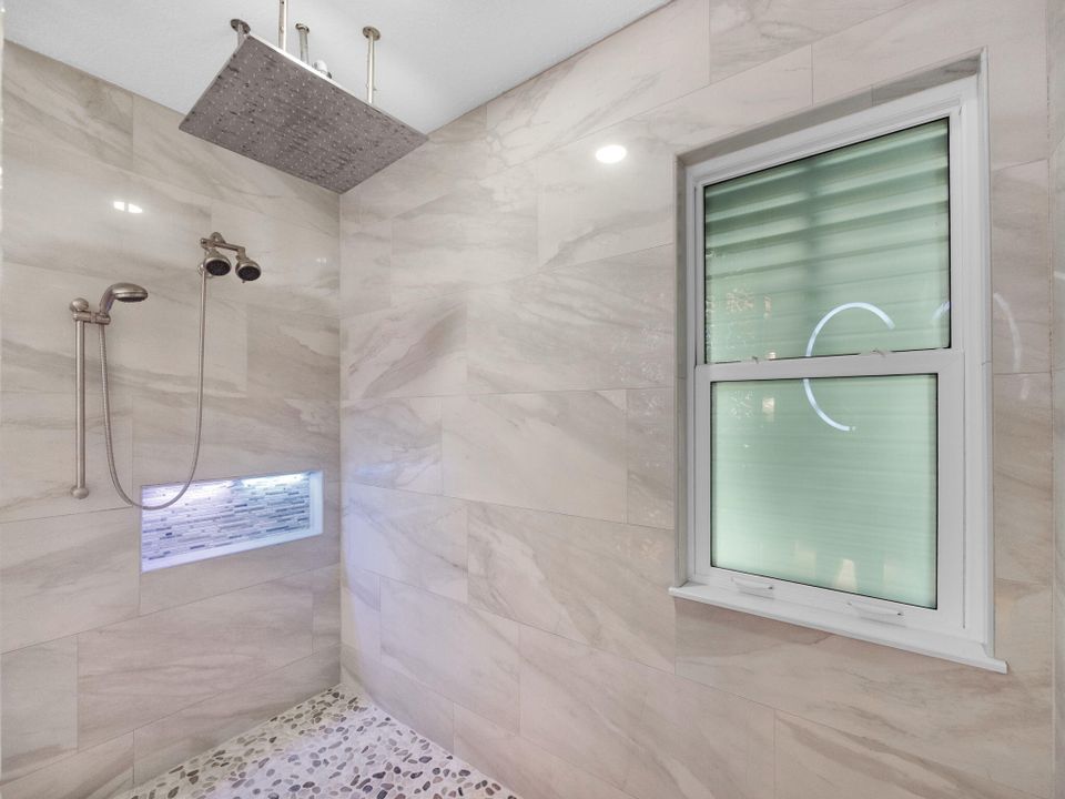 Active With Contract: $925,000 (4 beds, 3 baths, 2623 Square Feet)