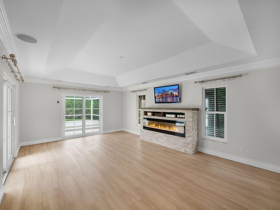 Active With Contract: $925,000 (4 beds, 3 baths, 2623 Square Feet)