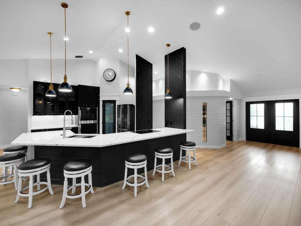 Active With Contract: $925,000 (4 beds, 3 baths, 2623 Square Feet)