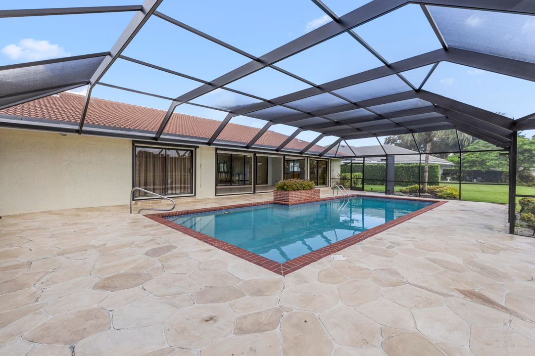 For Sale: $1,745,000 (4 beds, 2 baths, 3063 Square Feet)