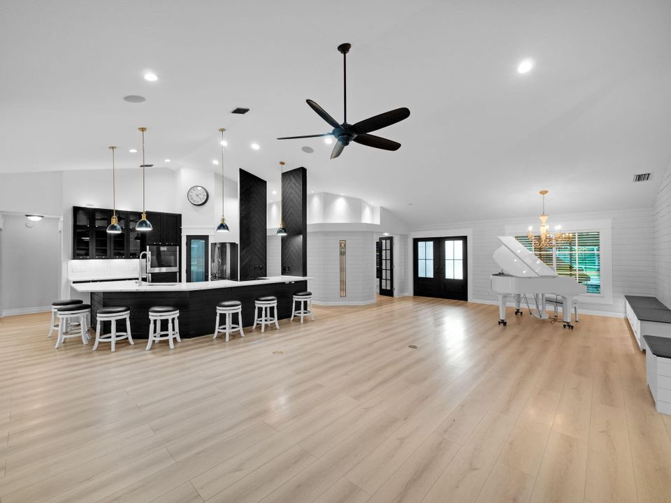 Active With Contract: $925,000 (4 beds, 3 baths, 2623 Square Feet)