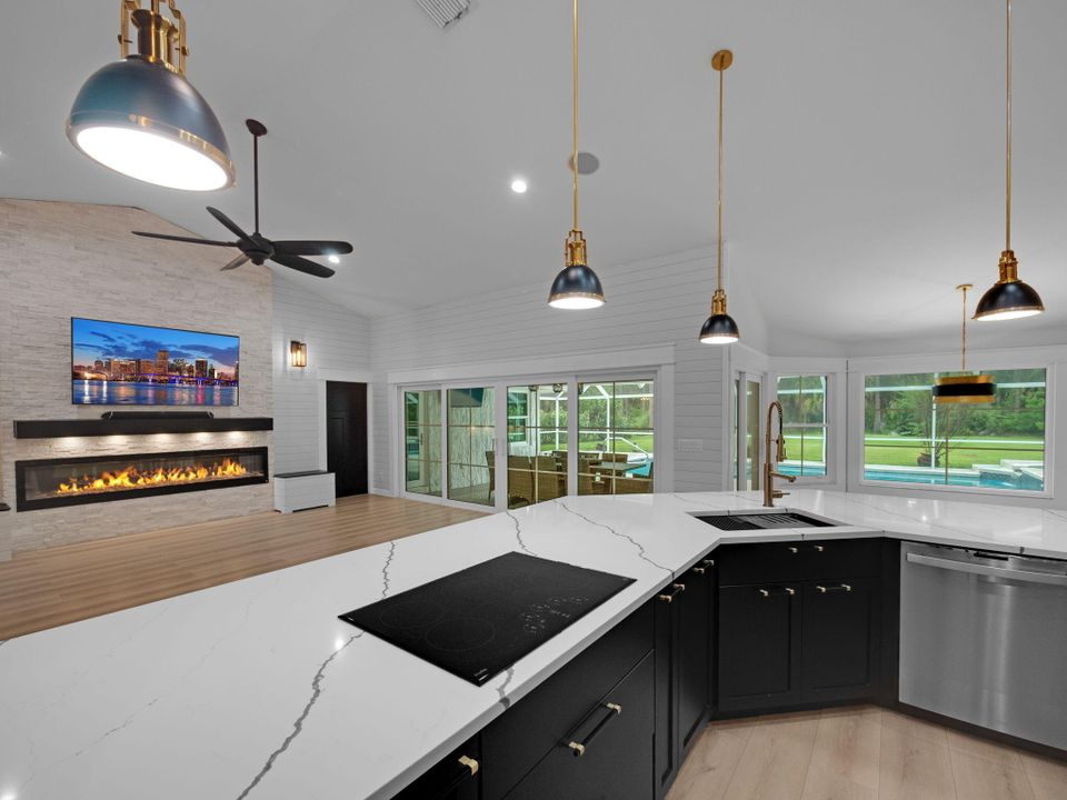 Active With Contract: $925,000 (4 beds, 3 baths, 2623 Square Feet)