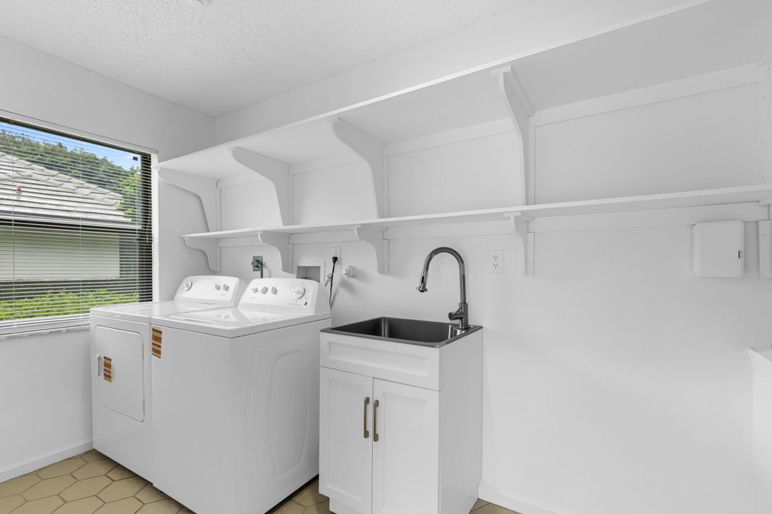 For Sale: $1,745,000 (4 beds, 2 baths, 3063 Square Feet)