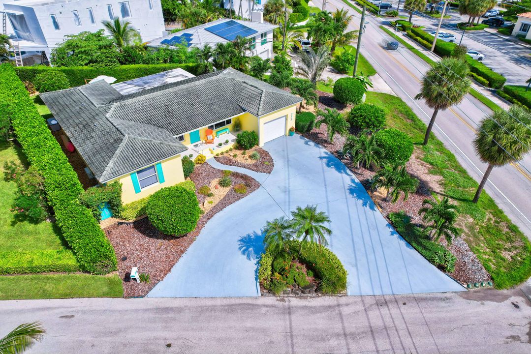 For Sale: $1,999,000 (3 beds, 2 baths, 1462 Square Feet)